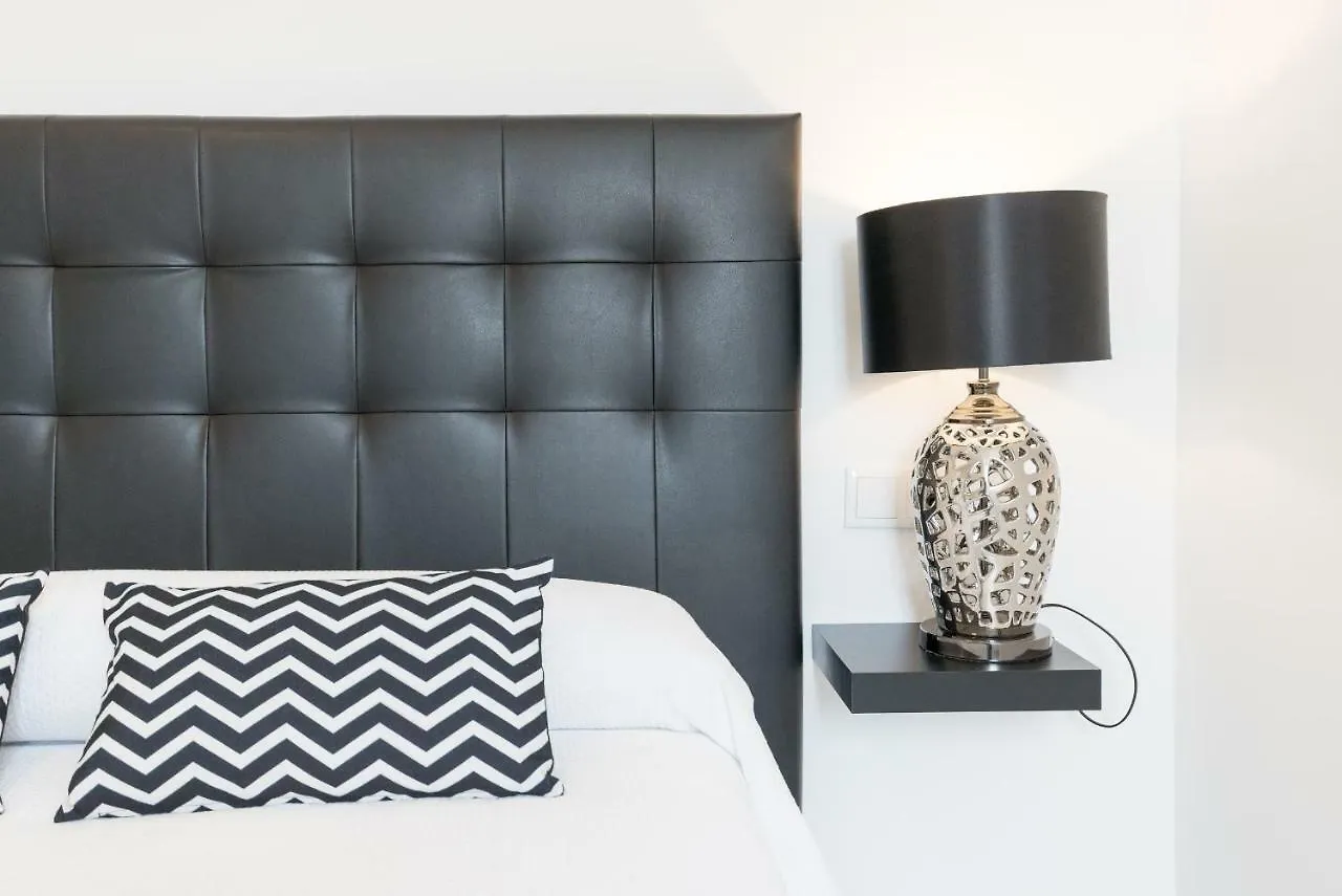 Stunning Spacious City Apartment With Free Parking Μάλαγα