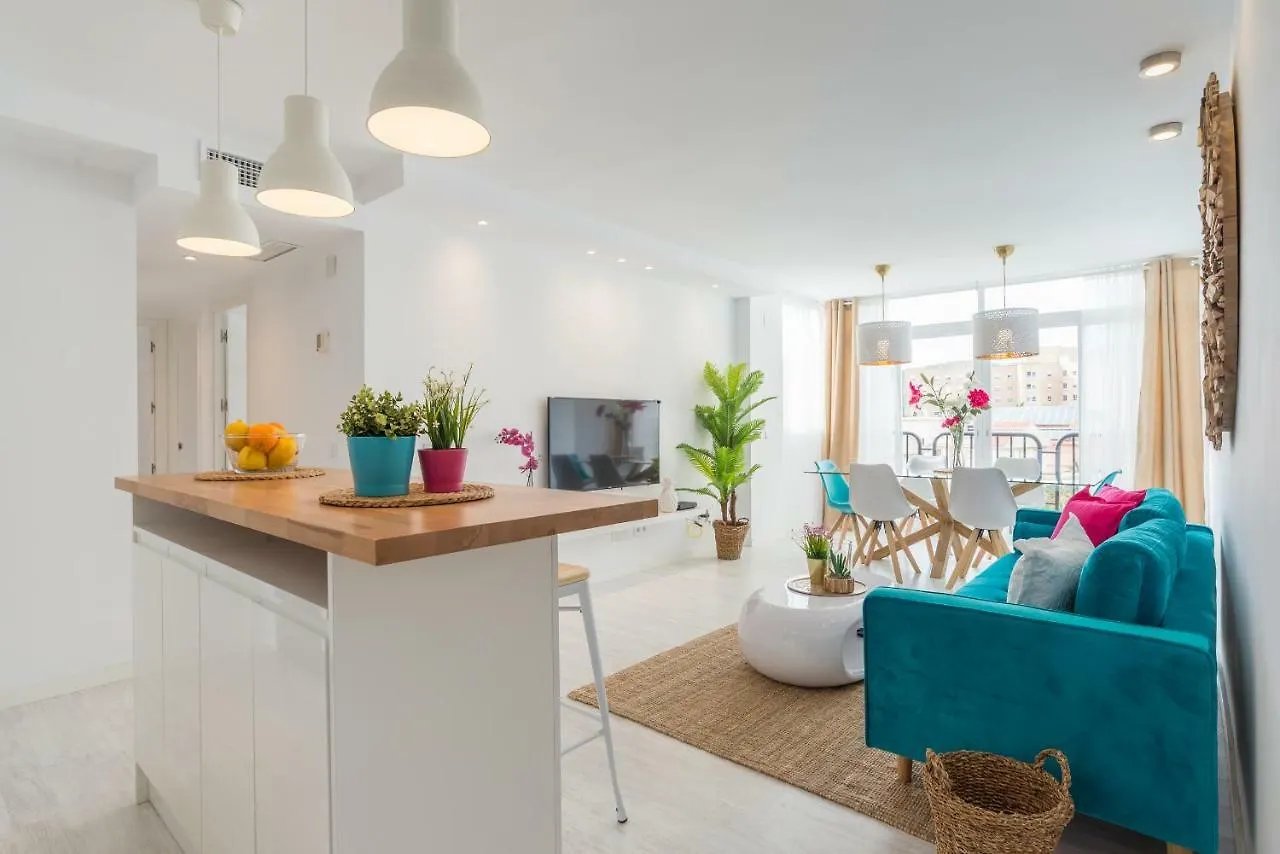 Stunning Spacious City Apartment With Free Parking Μάλαγα 0*,  Ισπανία