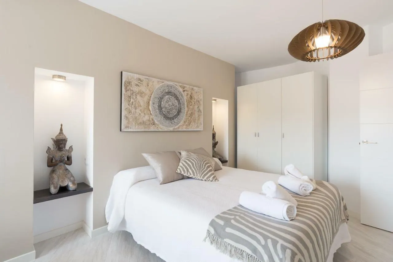 Stunning Spacious City Apartment With Free Parking Μάλαγα