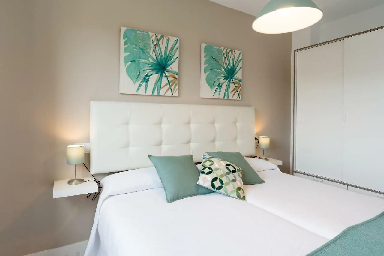 Stunning Spacious City Apartment With Free Parking Μάλαγα 0*,