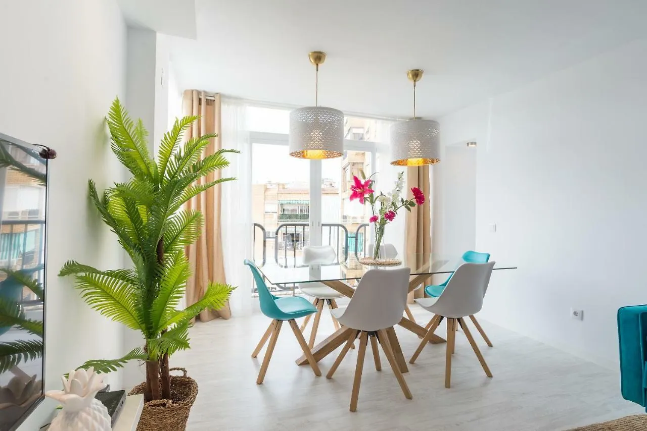 Stunning Spacious City Apartment With Free Parking Μάλαγα