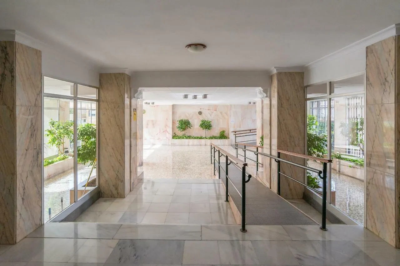 Stunning Spacious City Apartment With Free Parking Μάλαγα