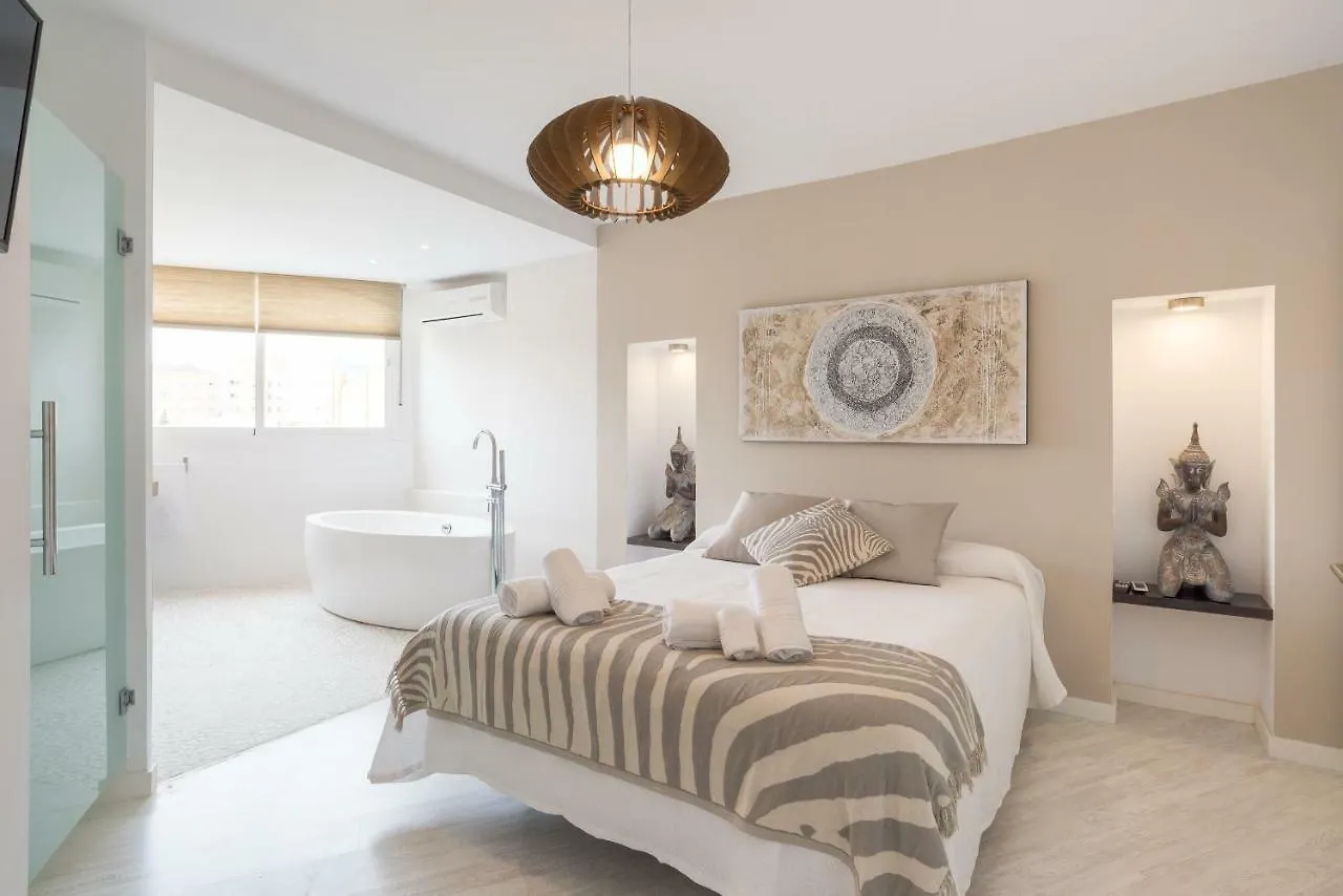Stunning Spacious City Apartment With Free Parking Μάλαγα